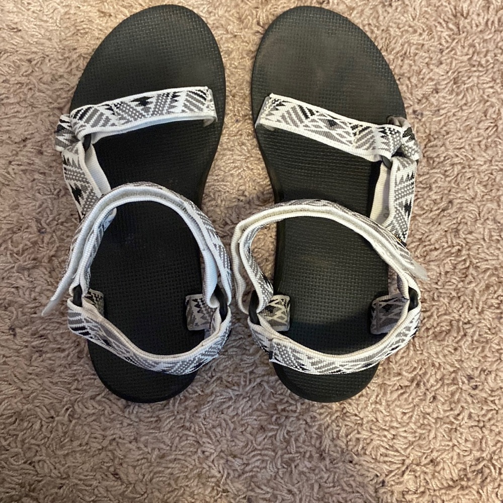 Teva Womens size 9